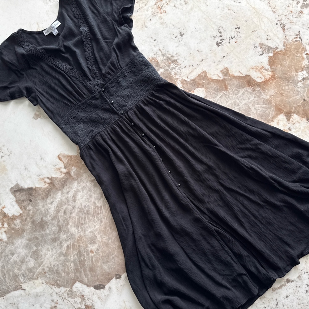 Beyond the Radar sizs S Black Lace-Trim Maxi Dress